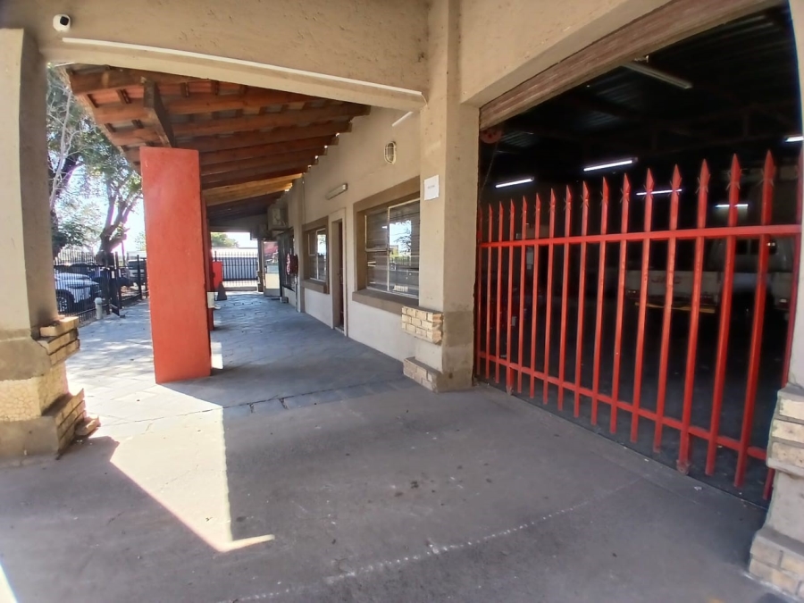 To Let Commercial Property for Rent in Oos Einde North West